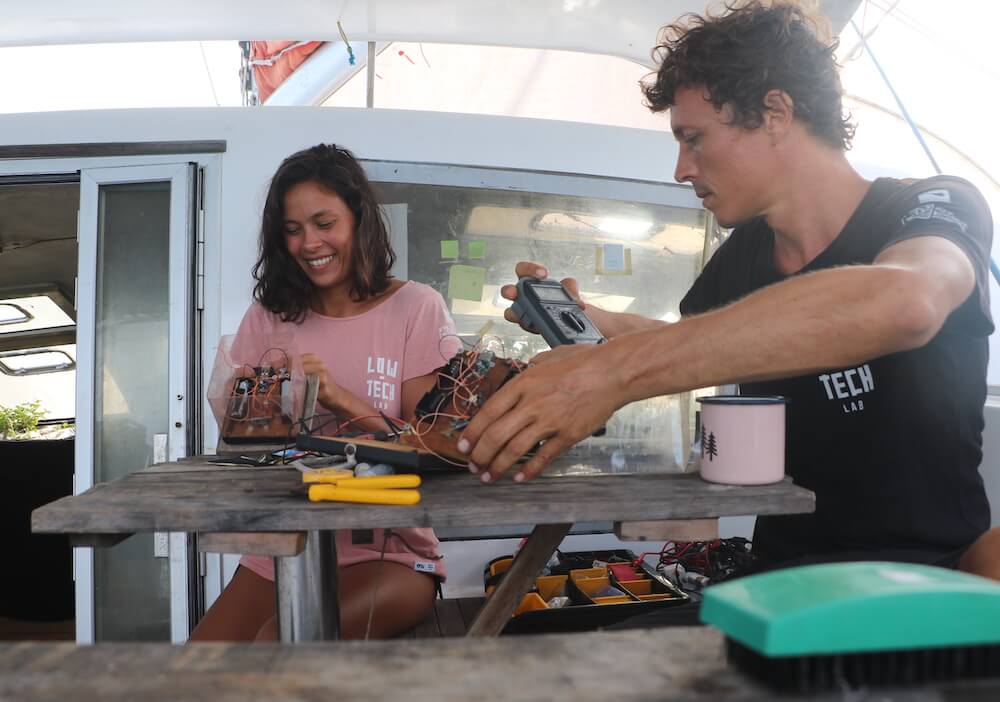 2021-06-16-cuba_reparation-lampes-solaire-nav-low-tech-lab