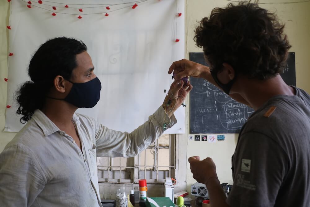 2021-06-24-cuba_copincha-maurice-recuperation-de-batterie-low-tech-lab